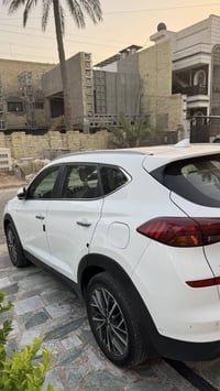 توسان 2020 بيها صبغ بلبنيد من جهة بصف السايق ودعاميه مبدله ماشيه 123 ش...