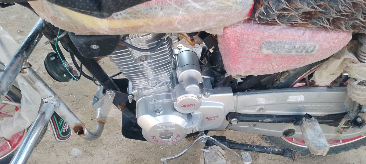 اسلام عليكم ماطور سافين 23 محرك مامفتوح شرط محرك 200 نشاط فول نضافه فول بيع وراوس  السعر 600 وبي مجال ‏‪***********‬‏
