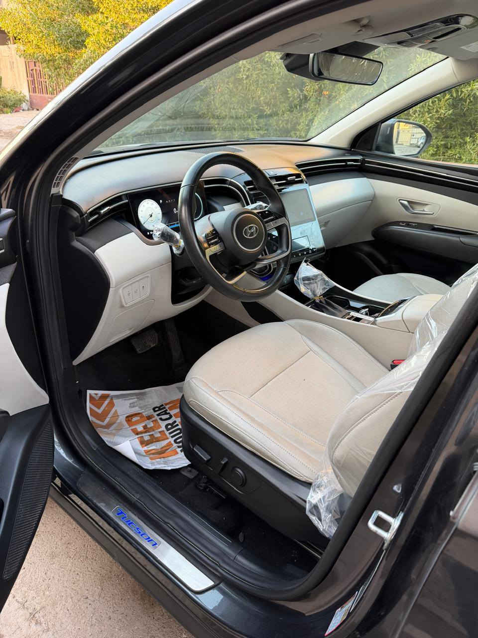 اسلان عليكم
توسان للبيع مديل 24
رقم بغداد 
بدون ايرباك حادث خفيف مصلح نفسه وعلى كده يعني صبغ بيها بس شويه بالصندوك ممبدل بيها شي ممفتوح بيها شي غير الشويه الي بالصندوك كله مكفول ومكفوله من كل داخل السياره احلا من الصور وجديده بمعنى الكلمه وماكو انضف واحلا منها وسعر حلو
المواصفات :
بصمه وتشغيل عن بعد 
فتحت سقف
تبريد قطعتين
تدفئه بالكشنات
داخل جلد 
شاشه كبير ودجتل
كراسي كهرباء 
اشاير بالمري
الجام كهرباء 
4وضعيات قياده
شحن USB
تحكمات ستيرن كامله 
مانع نزلاق ونضام نزول منحدرات
صندوق كهرباء 
اوتو هولد 
نضام اقتصاد بالبانزين 
نقط عمياء +حساسات امامي خلفي وحساسات بالمري
كامره دواره 
سايد بريك دكمه
يعني فول مواصفات صور الحادث منشوره واضحات
السياره ماشيه 26الف فقط
مكان السياره بغداد
السعر :203ورقه يعني(شدتين و٣ورقات)وبيها مجال
رقم الهاتف: ***********
