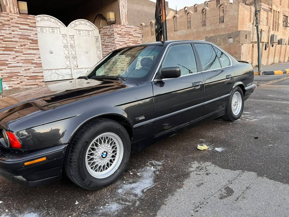 للبيع موديل 1992
مكينه مسكر عدل مرغوب 
تبريد وياه سويج ثلج 
منضومه ماء زيتيه
تخم تاير 
باتري جديد
حداديه وره كدام كله جديد
كهربائيات كله شغاله 
سلايت شغال 
ارضيه مانع حراره كلها فارشها 
سياره بسمي مداور مباشر
السعر 60بيها مجال قليل


**إذا كنت صاحب هذا الإعلان وتريد حذفه لأي سبب، رجاءا أرسل رسالة إلى الدعم الفني**