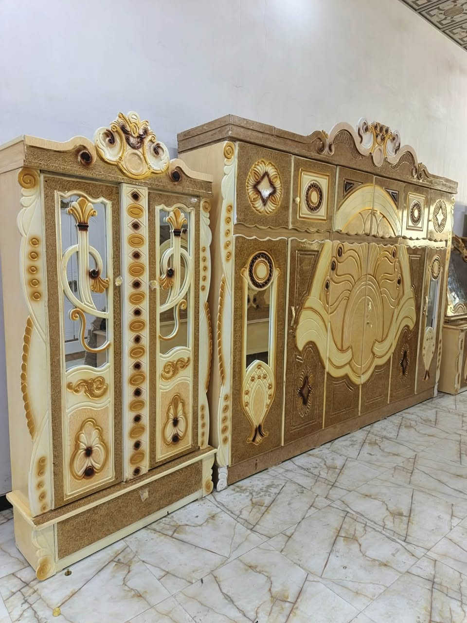 غرفه 750تخم عشر قطع عشرين مقعد 550بس شراي يدخل خاص ***********
