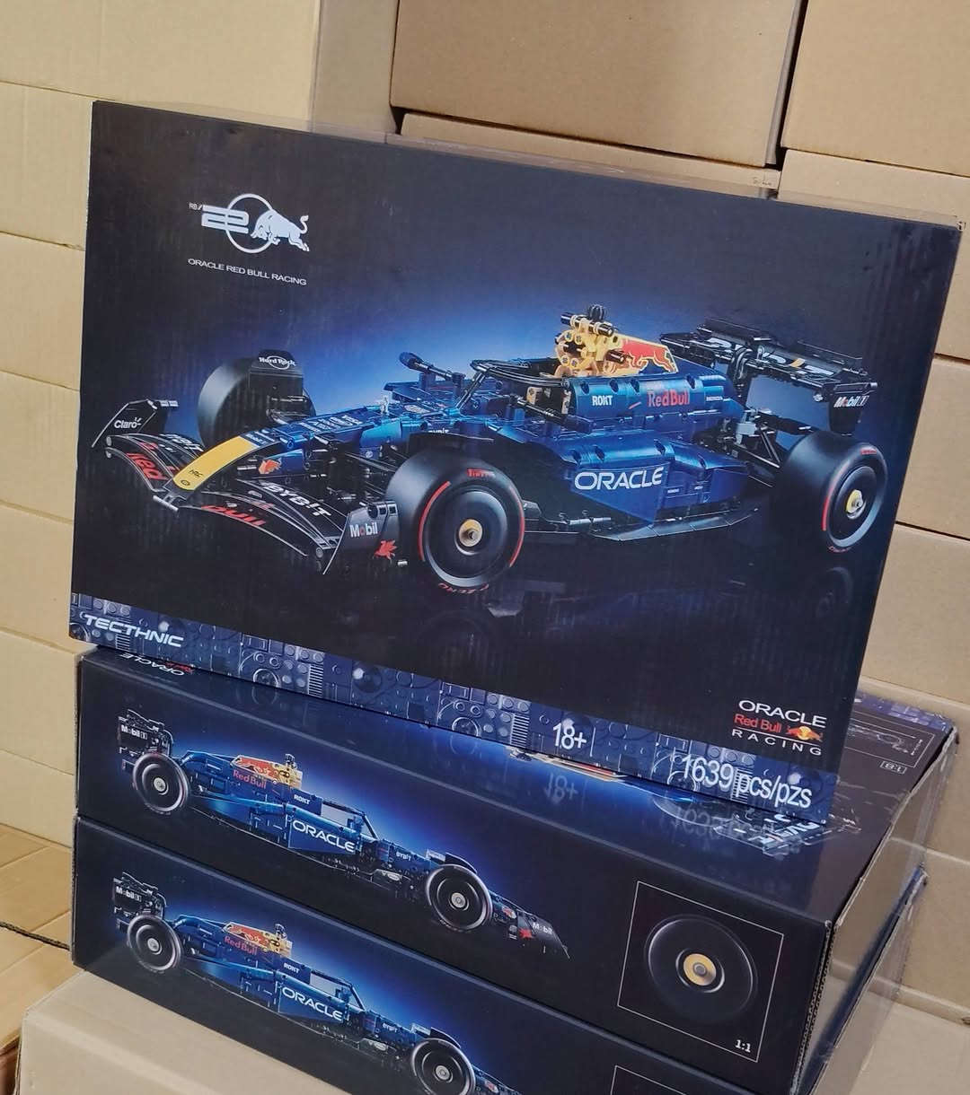 shaghaf_shop_world ​🏎️🔥 لعشاق السرعة وإثارة الفورمولا 1! 🏁🏆

​انقل أجواء الحلبة مباشرة إلى غرفتك مع مجسم سيارة Oracle Red Bull Racing الأسطورية! 🌟🧩 تجربة بناء استثنائية وتفاصيل دقيقة تحاكي الواقع لتصنع تحفتك الفنية الخاصة بكل إبداع! 🎨✨

​📏📐 تفاصيل المجسم الرهيب: 👇
​🧩 عدد القطع: 1639 قطعة لتحدي بناء ممتع وحماسي! 🤩🔧
​📏 الطول: 63 سم (حجم ضخم وملفت جداً للأنظار!) 🤯🔥
​↔️ العرض: 24 سم 🏎️💨
​↕️ الارتفاع: 14 سم 🥇
​💎 قطعة عرض فخمة لا غنى عنها لكل محبي السيارات وعشاق التجميع! 🏎️❤️

​متوفرة الآن في عالم شغف شوب 🛍️📦
⏳ لا تفوت الفرصة، اطلبها الآن وعش شغف السباقات والتحدي! 🏁🚀


**إذا كنت صاحب هذا الإعلان وتريد حذفه لأي سبب، رجاءا أرسل رسالة إلى الدعم الفني**