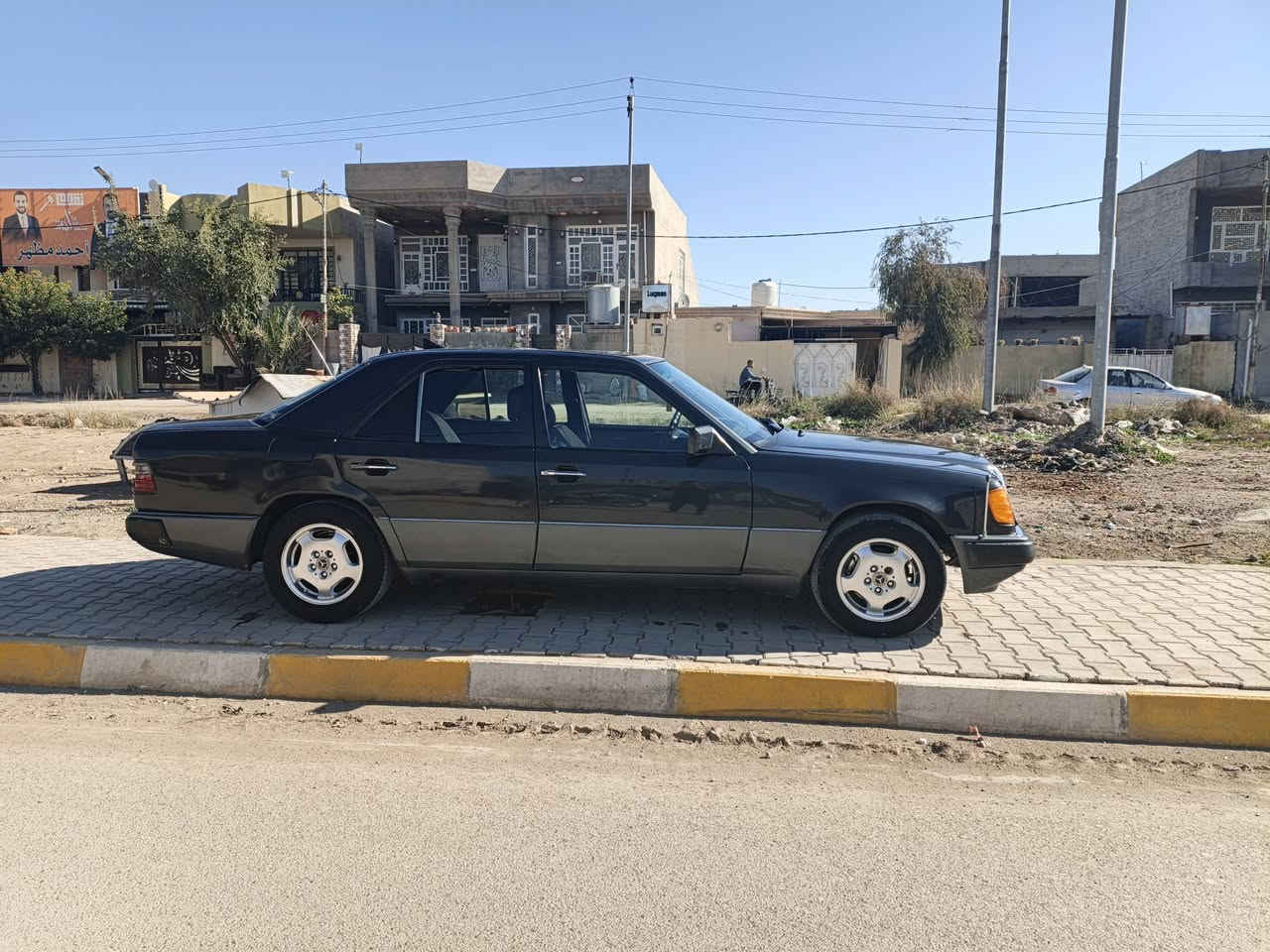 سلام عليكم مارسدس دب للبيع موديل 92رقم بغداد تحويل ثاني يوم سنويه لل 27 سياره جديده بدون خياس كفاله من لخياس فتحه سقف تخم تاير جديد محرك بلاد صار شهر من شاده كهربائيات كلها شغاله تدفئه شغاله كشنات كهربائيه السعر خاص اتصل ودلل ***********
