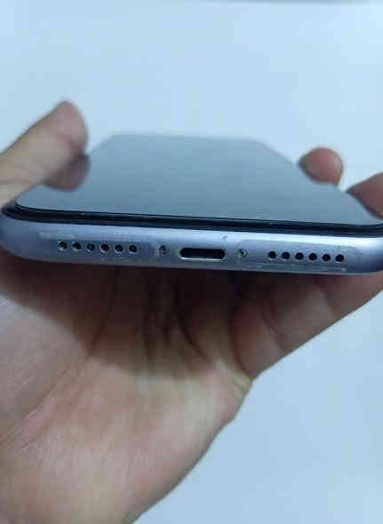 جهاز ايفون 11 عادي للبيع نضيف جهاز كلش ذاكرته 128 بطاريته71 لون مميز حلو كلش مابي أي ضرر الجهاز ألوان جهاز تخبل سريع بل تنقل أخر تحديث محدث سعر الجهاز 350 وبي مجال بسيط للأستفسار الأتصال على الرقم *********** واتساب موجود
