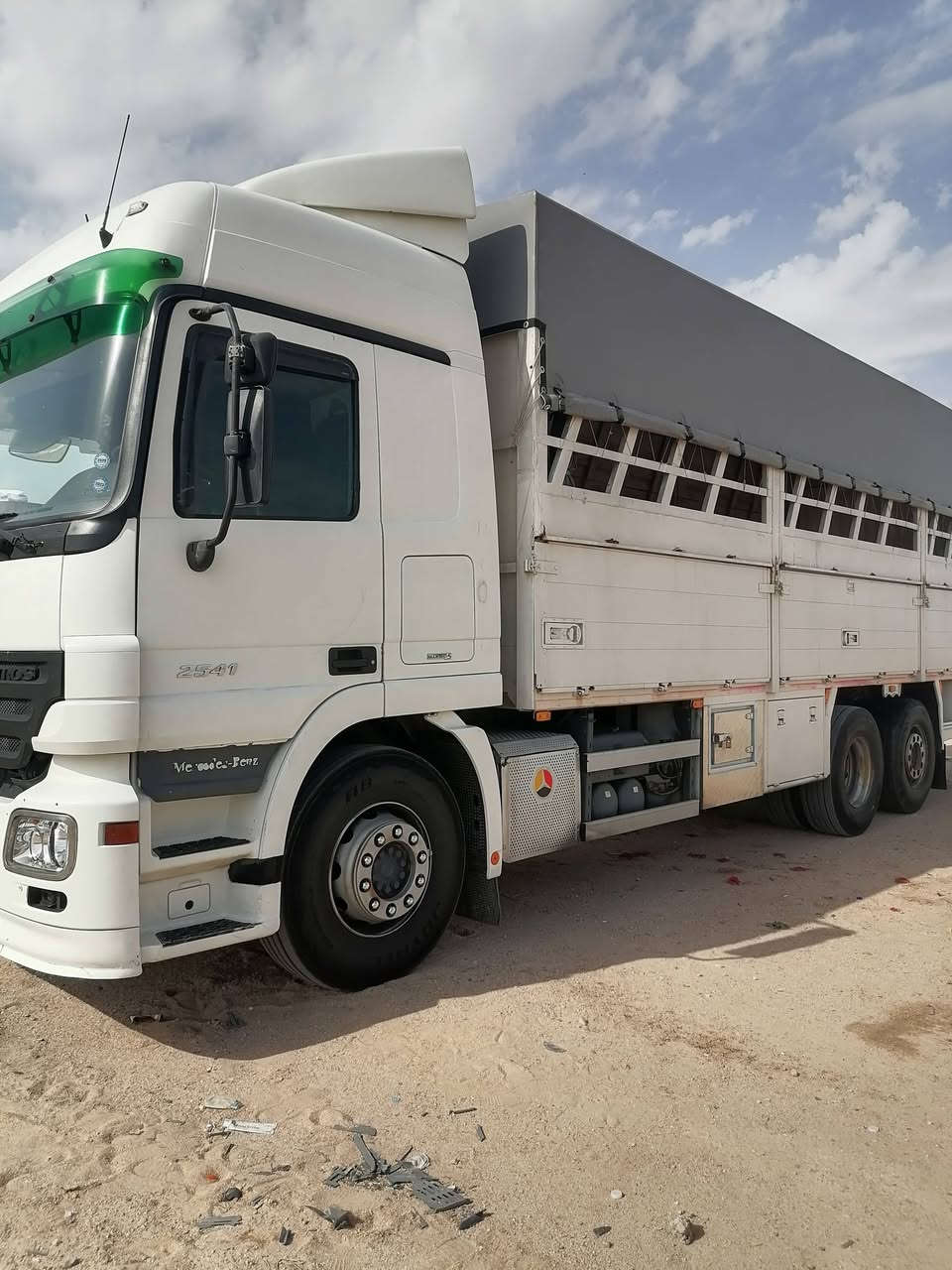 اكتزوز دمعه 2009مكينه 2541 عرجه 12نمره ريتايدر 5طكات مكفوله قماره وشاصي ومكينه جاهزه تخم تاير وحداديه مكانه ديوانيه للاستفسار *********** ***********
