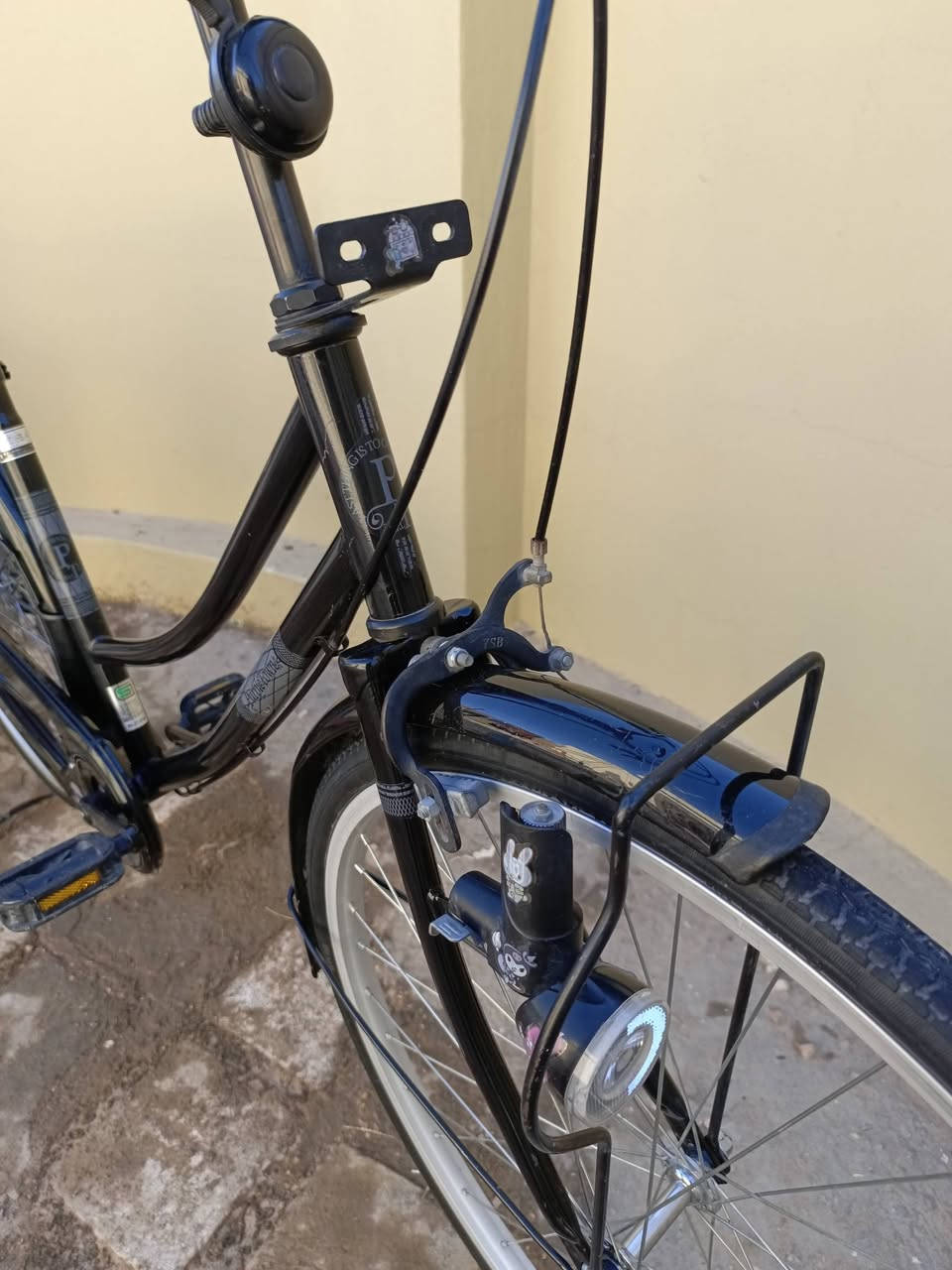 سلام عليكم بايسكل للبيع حجم26 نضافه98%بلواقع أحله من الصوره تجي وتشوفه..كامل برغي ما ناقص تاركه بصطح
سعره 115 يولد سعر ثابت 110مابيعه) مامتوازي(ع كربلاء)
متواجد فيس واتساب وهاذه رقمي(***********)
