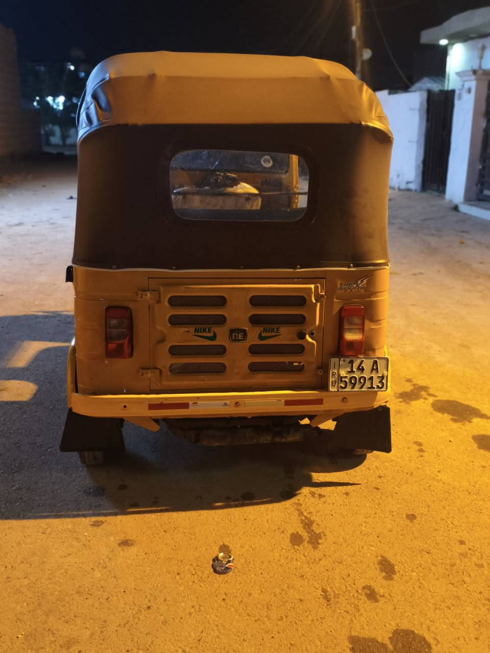 سلام عليكم تكاتك للبيع عشرين رقم وسنويه بسمي رقم بصره تحويل وين مجان مكاني بغداد  الدورة حي دجله سعر
ملايين 6000ونص
***********
