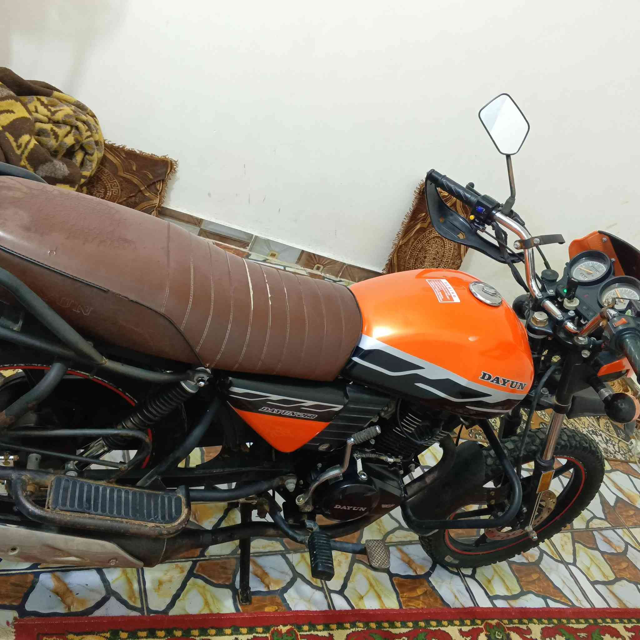 سلام عليكم شباب دايون جبلي فحل2023وراق اصولي دراجه جديده تحكم عن بعد مكينه ٢٠٠حقيقي كتابه حمره طالعه ب٢٠٢٤/٦/١٧دراجه شرط 
ترقيم 
سعر مليون 800وبيه مجال للشراي 
مكاني ناصريه شطره 
رقمي ‭
***********
