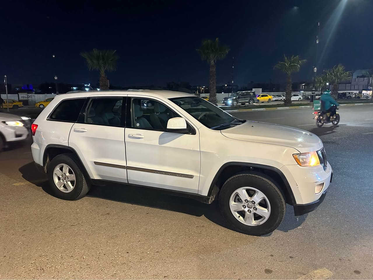 السلام عليكم جيب لاريدو للبيع 
موديل 2011 كلين تايتل حتى دعاميات 
محرك وكير تبريد تذفئه شرط رقم سنوية جديد
داخل رصاصي كشن كهربائي تحكمات استيرن شاشة وكاميرا 
ماشية 92 الف ميل حقيقي كوبون بنزين بيها سيارة لاصبغ ولاتعديل مابيها شخط واحد بي فقط مكان كركوك سعر 175 
وبيها محال للطيبين رقم الهاتف *********** كركوك, العراق
