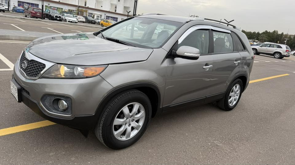 للبيع كيا سورنتو موديل 2012 رقم بغداد بسمنه تحويل ثاني يوم وارد امريكي حادثها جاملغ خلفي مكفوله من الغد والشواصي بدون ايرباك مصبوغه فرن اثر جراد ومابيها اي نقص كير مكينه صدر تخم تاير تبريد ثلج فول عده الفتحه مكينه 6 سلندر بصمه قطعتين تبريد السعر 117 مكانها بغداد للستفسار ***********
