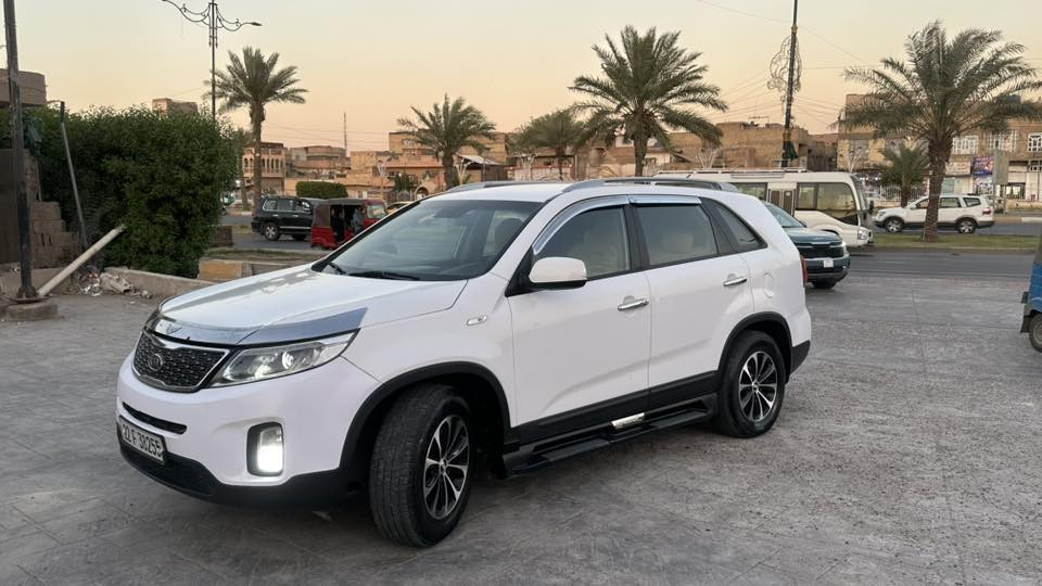سورنتو ٢٠١٤ كويتي نص فول
بيع او مراوس 
ستة سلندر تحويل مباشر ماسوي وكالة 
سبعة راكب تلث قطع تبريد بيهة هواي شغلات بعد مكفولة مكفولة بيها بارد بالباب الخلفي والبنيد اصبعين فقط 
للاتصال *********** 
سعر مناسب
