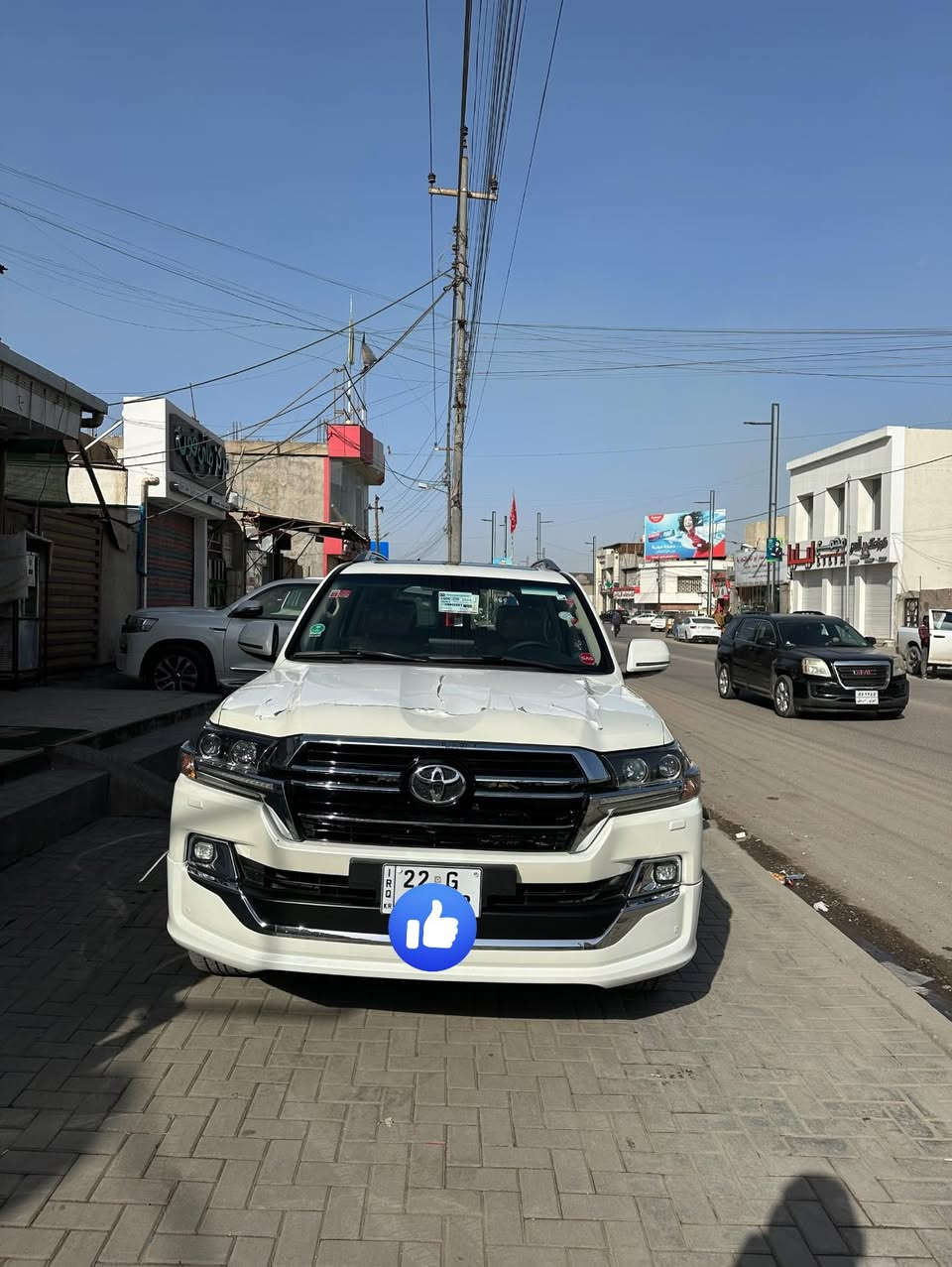 سلام عليكم
للبيع لاندكروز GXRكراند تورنك ساس اصلي 2020  v8. 
سياره جديده جدآ جدآ جدآ اخت الزيرو 
كشن جلد اصلي

كشنات كهرباء
ثلاث شاشات و صماعات اصليه 
ويلكب حجم 20 اصلي و تخم تاير جديد 
السياره مكفوله من الدعاميه للدعاميه حته اللحايه اصلي 
عينه ليزريه 
خمس بصمات فول 
عنوان السياره بصره رقمه اربيل 
هاتف ***********
