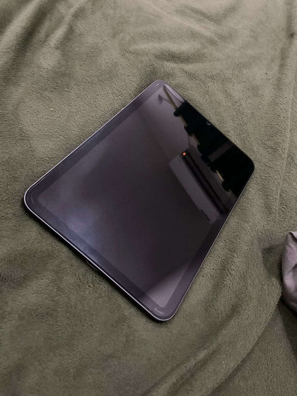 ايباد مني 6.             ***********
 
جدا سلس بالالعاب و جهاز عملي و اله محبينه جهاز جدا معروف 
يجي بمعالج قوي A15 Bionic
و كامراته ممتازه 
نضافه الجهاز ٩٠٪؜                                    سعر الجهاز / ٣٦٥ و بي مجال جدا بسيط 
بطاريته تسعينات 
الجهاز يجي ويا كارتون فقط بدون شاحن
