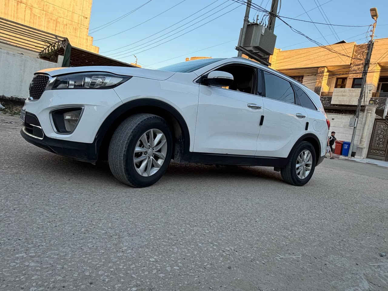 السلام عليكم ورحمة 
سورنتو موديل16 شكل 20
وارد امريكي 
رقم بغداد انكليزي
ماشيه 90 الف حقيقي
المواصفات
شاشه كامرا
تحكم جهتين
لد امامي خلفي
كشاف
داخل لونين صاج
اشاره بالمري
ويلكب 17
ميكينه 2400
كير خير من لله
حداديه جديده
تبريد ثلج
حادثه فقط بنيد وملاونين الجاملغات ويا فقط بدون داخل 
صور الحادث موجوده  يعني صبغ فقط رش مابيه اي ضرر
سياره مال جناي يعني حاهزه الاخير متذب عليه الف من كلش 
السعر 154 وبيه مجال 
مكاني بابل *********** حلة, بابل
