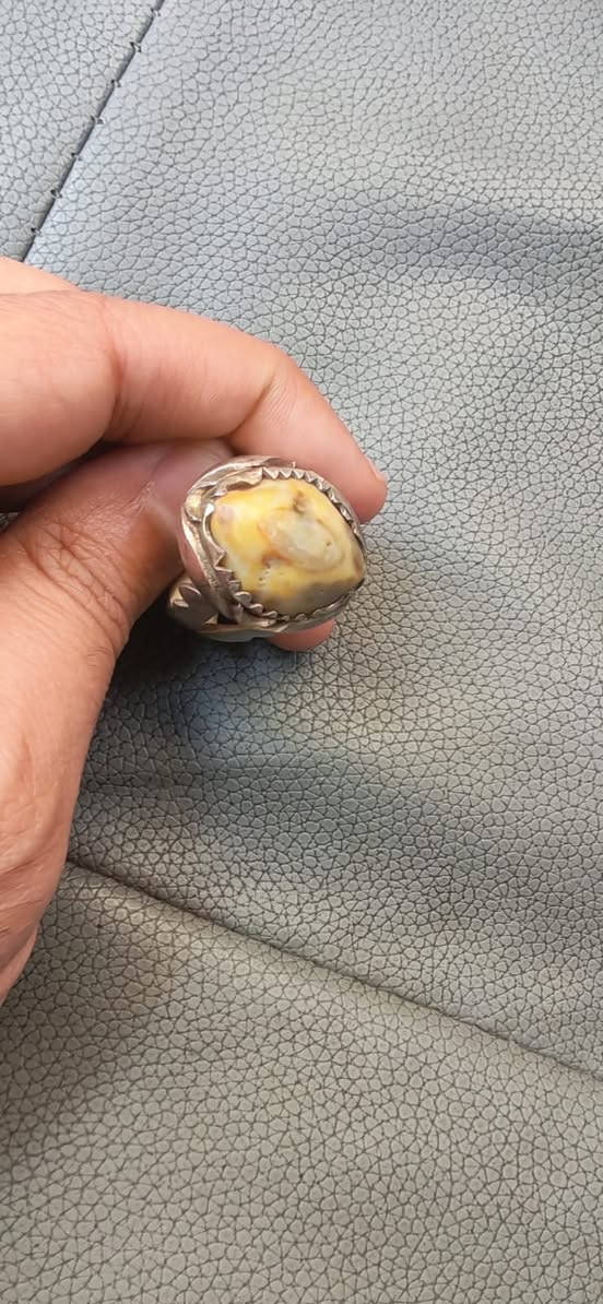 السلام عليكم خاتم داوودي قديم جدا مع صياغة ثقيلة جدا للبيع بغداد
توصيل متوفر


**إذا كنت صاحب هذا الإعلان وتريد حذفه لأي سبب، رجاءا أرسل رسالة إلى الدعم الفني**