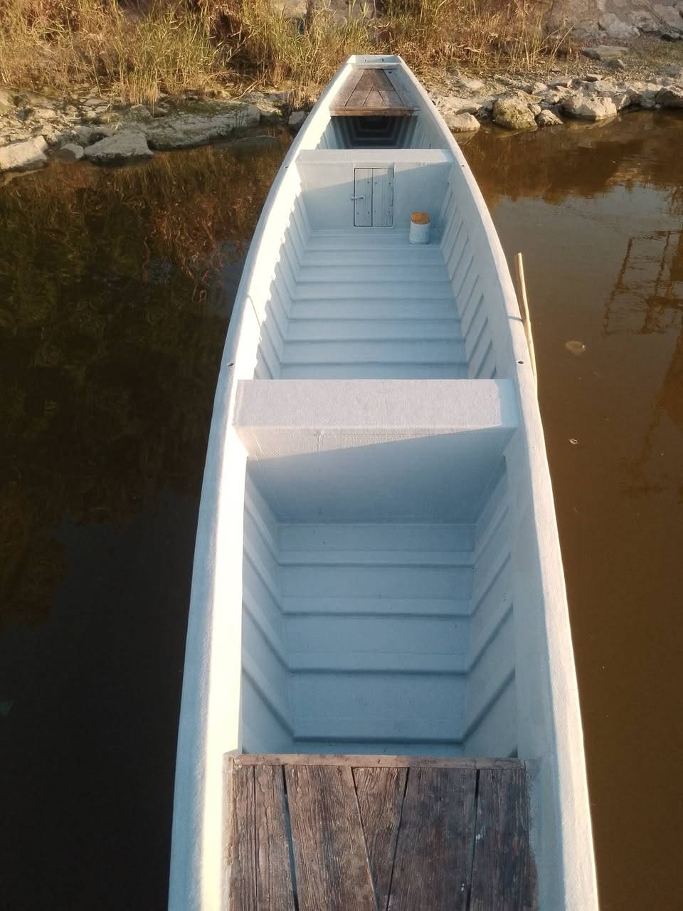 سلام عليكم اخوان جينكوا للبيع الطول 16 ذراع جينكوا كلش جديدا المكان البصره ابو  السعر 1200 مليون او200ليريدها يتصل ***********
