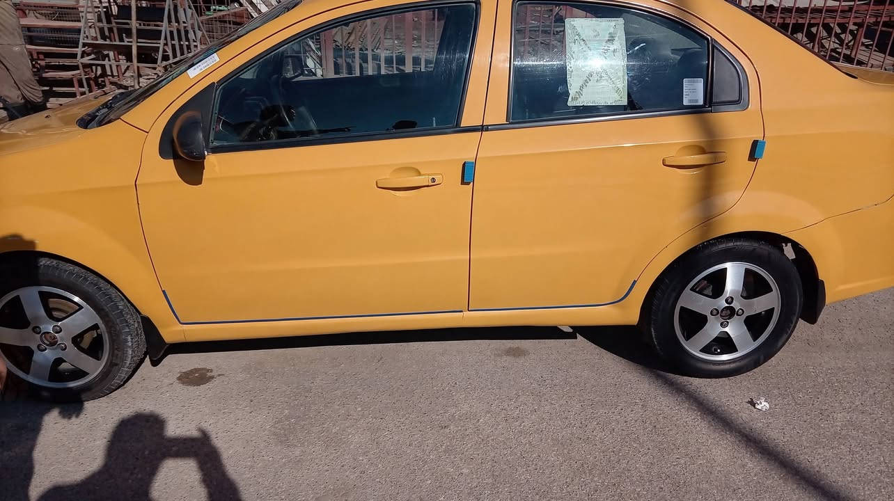 السلام عليكم
السلام عليكم 
سياره افيو خليجي موديل 2008 
محرك مفتوح 1500   بي خيط بخار قليل 
كير.  النمره الخامسه تفلت فقط 
سياره بأسمي.  بيهه طخات بلجاملغ الامامي.  ومعمرات 
ولباقي شوفه عينك سياره حلوه مرتبه عزوهه شوي ترتيب قليل فقط 
السعر    32
 ***********
