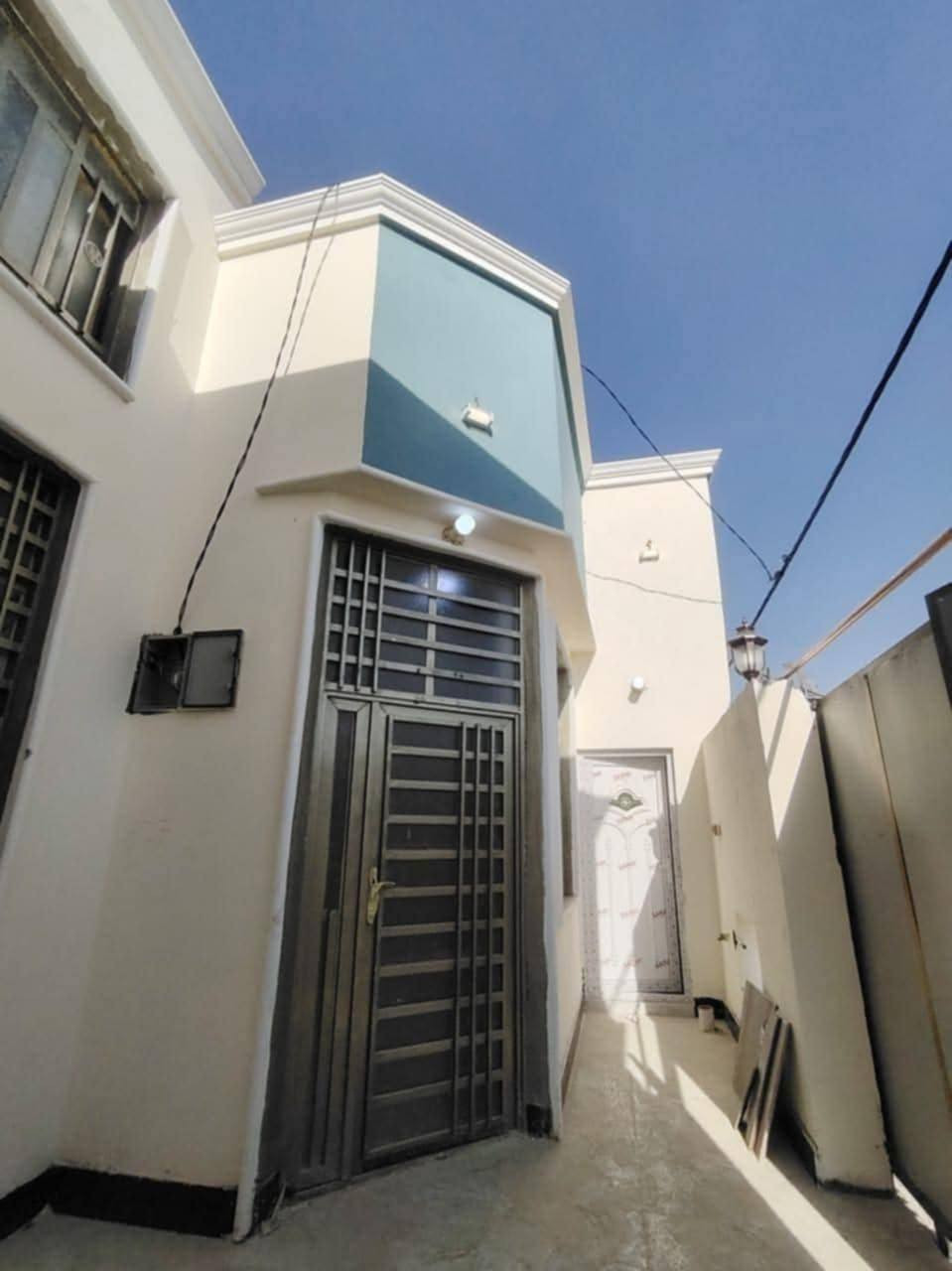 سلام بسعر 55 مليون وبيه مجال 🙋‍♂️150متر شغل جناي
#يعلن_مكتب_سماء_النجف _مقابل_قرية_لغدير_عمود282_مباشر

#بيت_150متر_مربعه  
#_قريبه_عله_شارع_لعام_ 

#بيت_طابو_زراعي_سند25

#سعر_55مليون_وبيه_مجال  

بناء حديث
غير مسكون
بناء ممتاز جدا 

 عنوان لبيت النجف 
#مقابل_ملحق_قرية_الغدير_مباشر 
يحتوي لبيت على+ غرفه2 +صاله +ستغبال +مطبخ +صحيات بلداخل +وصحيات بلخارج 

***********وتساب
