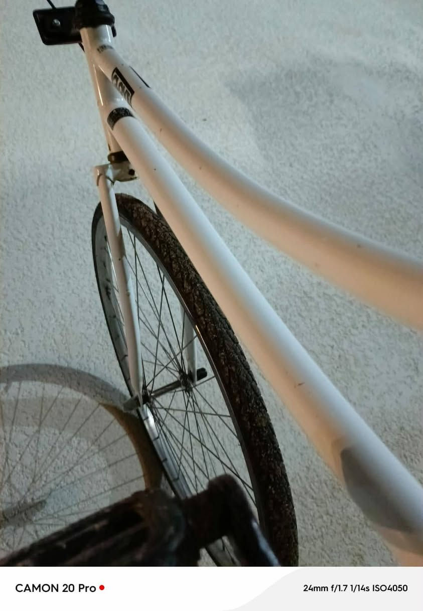 بايسكل للبيع 130 وبمجال حي الشهداء السايدين


**إذا كنت صاحب هذا الإعلان وتريد حذفه لأي سبب، رجاءا أرسل رسالة إلى الدعم الفني**