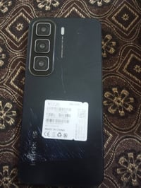 انفنكس هوت ٥٠ • ذاكرة ٢٥٦ رام ١٦ • يحتاج لمس