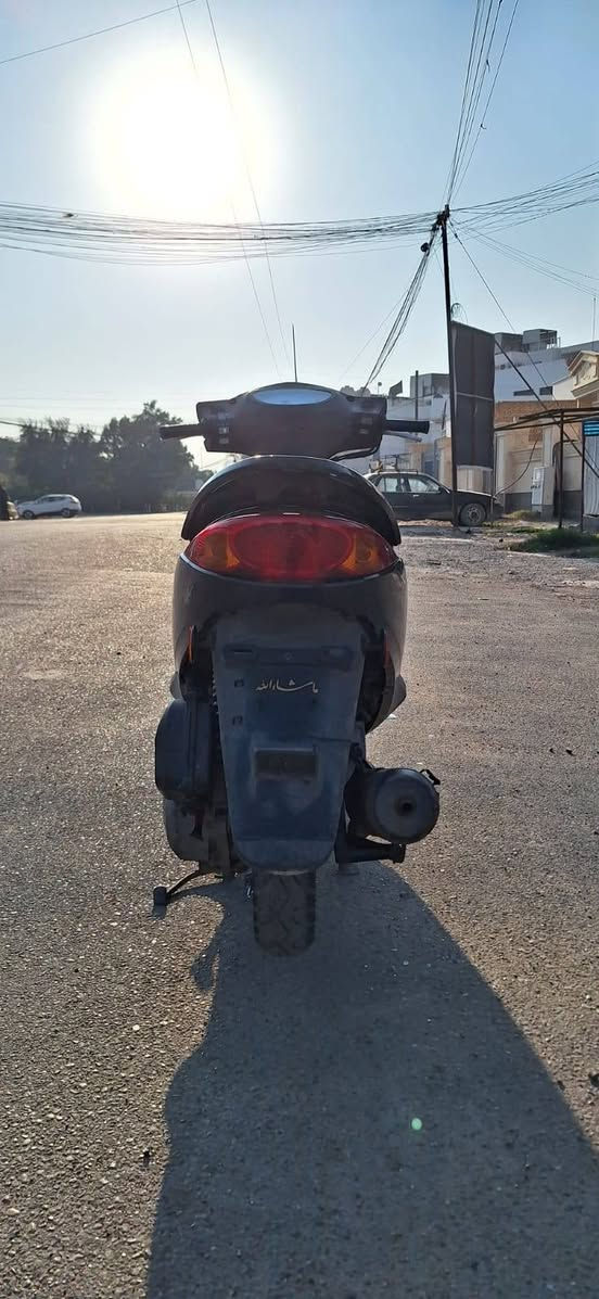 يالله السلام عليكم ورحمة الله وبركاته دراجه بريز ببغاء البيع الدراجه امانه الله دراجه نضيفه السعر ٩٠٠ وبيهه مجال حك الجيه الاستفسار عل الرقم *********** مكاني بغداد الدولعي
