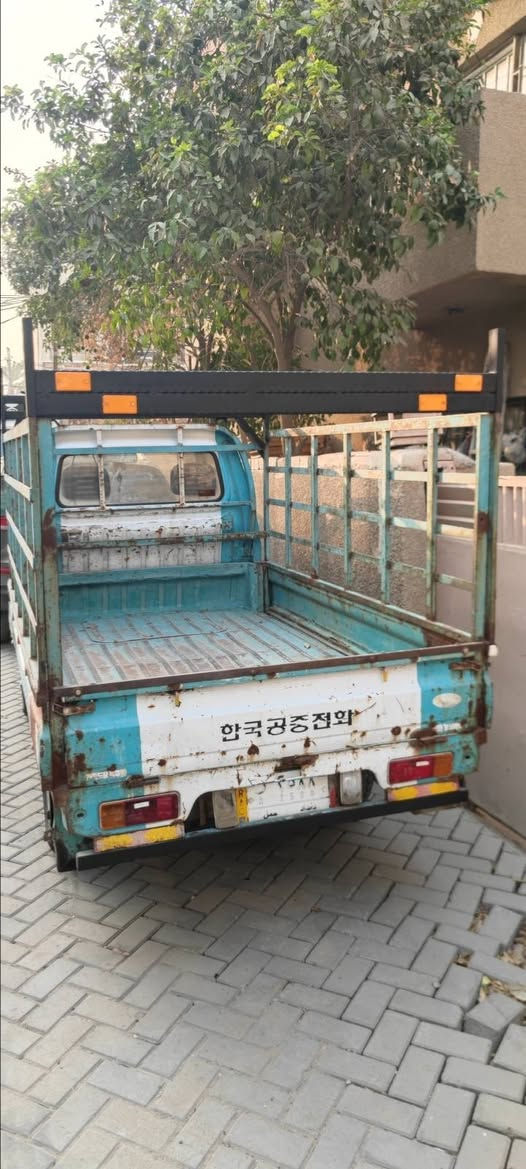 السلام عليكم دايو كوري مو صيني رقم بغداد تحويل مباشر. محرك بانزين ثلاثه سلندر  أقتصادي جدا ومجفت جديد گير خمس نمر  تخم تاير جديد وصدر جديد وباتري جديد وسعر مناسب 27 ورقه وبيه مجال بسيط للاستفسار *********** عنوان بغداد
