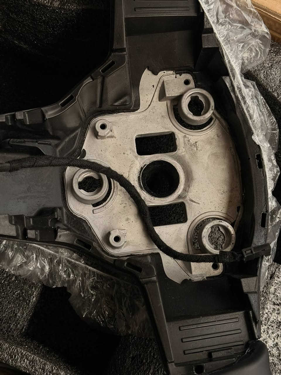 سلام عليكم. ستيرن يوك فتحات جانبيه كاربون فايبر تدفئه 
***********
