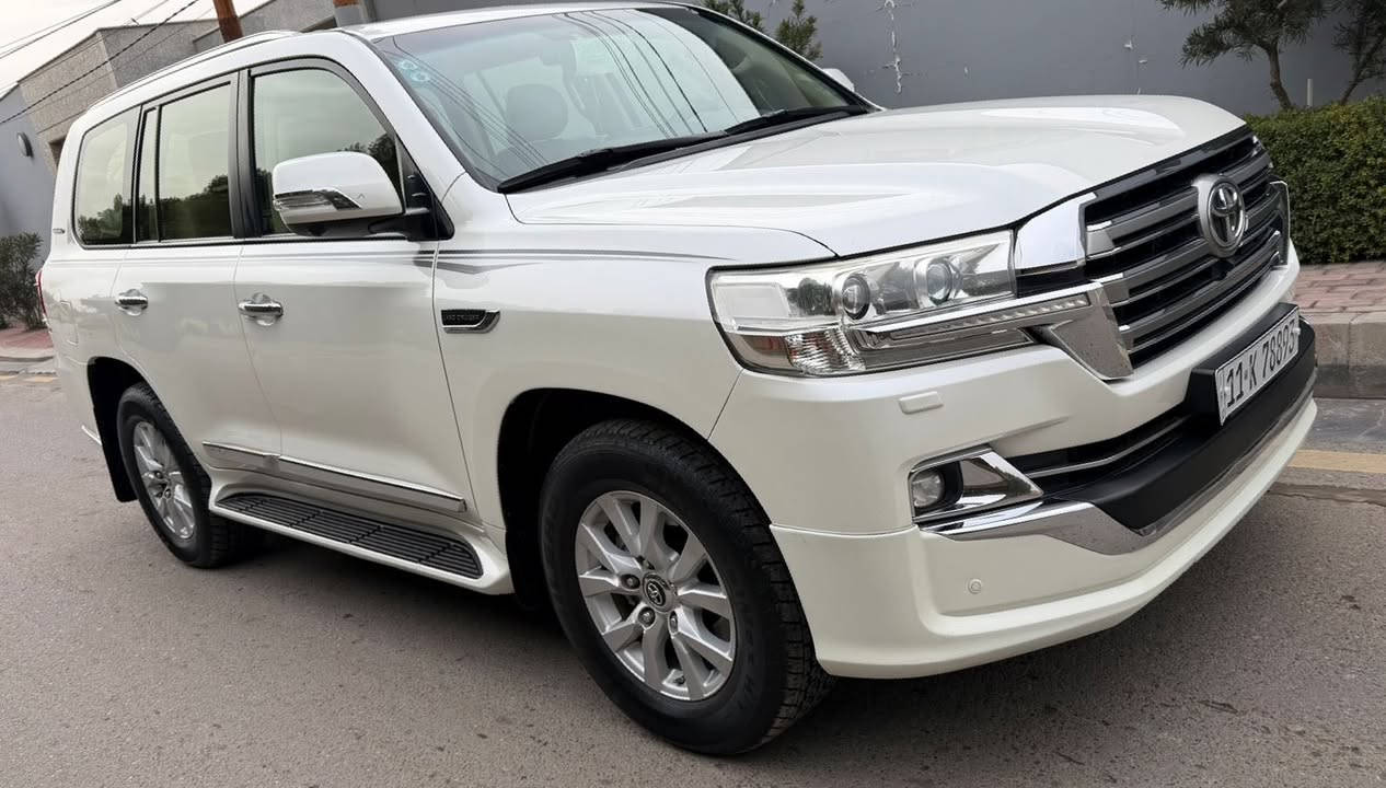 لاندكروز 2017 مكفوله من صبغ والتبديل سياره جديده تخم تاير جديد جوها كير محرك مكفولات بصمه جلد فتحه فووول موصفات كشن 3 حركات فول 
بيه مكانين بارد ازغار كلش ..
محرك 6 سلندر ....
عنوان سياره بغداد الاعضميه 
السعر ...450... قفل 
0771 566 7645
