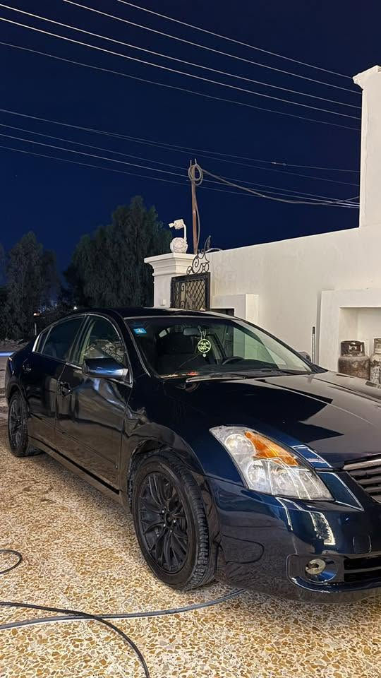 للبيع التيما ٢٠٠٨
مسجله ٧ لون حبري مال جناي ماشية ١٤٧ الف ميل وارد امريكي
سيارة تخبل ومتعوب عليها
ويل كب رياضي بوحدة بدون تاير اخذته ب ٥٠٠$ دواخلها تخبل مصبوغه عام على ايدي صبغتها على ايدي وعندي صورها قبل الصبغ جمالية بس بيها طخة بسيطة بالجاملغ الخلفي جهة السايق وجاردة جانت وصبغتها عام بدون قطرة دواخل 
كير ومكينه وتبريد شرط 
وين ميعجبك افحص 
بأسمي هزة وسنوية ورقم كله جديد 
رقم بغداد انكليزي
السعر ٧٧ وبيها مجال 
للاستفسار اكثر 
***********
