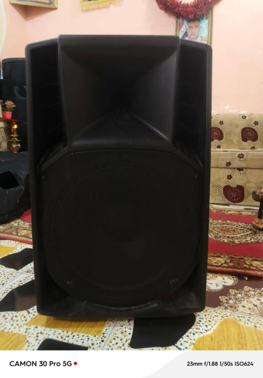 سلام عليكم سماعات ار سي اف تجميع نضيفات استخدام قليل نضيفات كلش سعر خاص اي استفسار خاص او0786 937 3872
