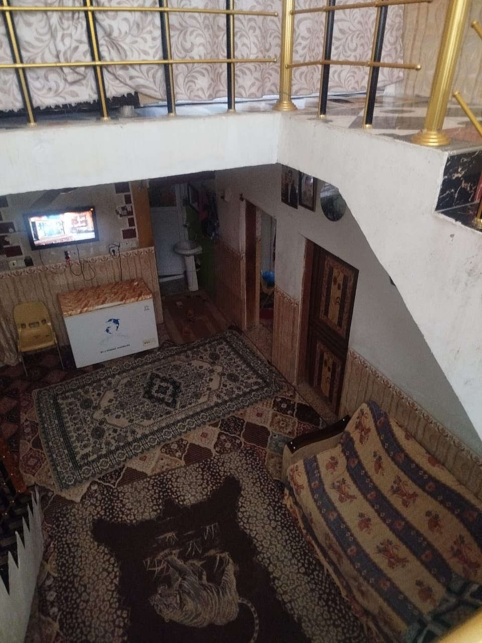 السلام عليكم يعلن مكتب عقارات دبي عن وجواد دار للبيع في حي المرتضى المساحه 200م طابقين يتكون طابق الاول من غرفتين نوم وصاله واستقبال ومطبخ وصحيات داخليه وخارجيه طارمه وحديقه ومنور والطابق الثاني يحتوي أغرف نوم وصاله وصحيات السعر 110 مليون الاستفسار مرجعه مكتب عقارات دبي في المسيب حي المعلمين مقابل اسواق المسيباوي او الاتصال على الأرقام التالية 
***********
***********
