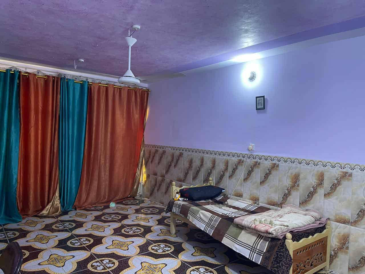 يوجد بيت طابو صرف
المساحة 200متر طابقين 4نوم 
الطابق الاول قديم والطابق الثاني جديد 
شارع 80 محيزم 4. بجهة مسجد الرحمن. يم نبع بابل 
للاستفسار مراجعة مكتب الشارقة للعقار مقابل مسجد الرحمن الاتصال اوعبر المراسلة ***********
