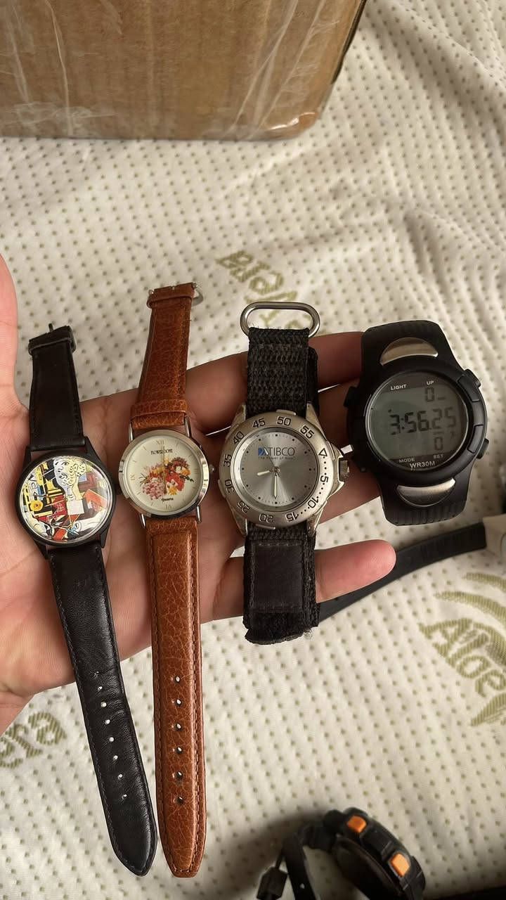 ساعات باله للبيع سعر القطعه 10 توصيل كافه المحافظات موجود


**إذا كنت صاحب هذا الإعلان وتريد حذفه لأي سبب، رجاءا أرسل رسالة إلى الدعم الفني**