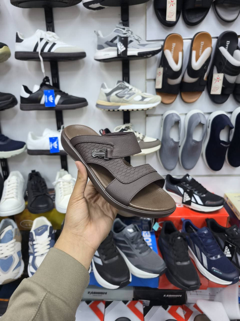 هلا متابعينا 😊 
موديلات الجديد وصلت 😉
موديل شحاط الرجالي طبي فول راحة 💯
قياسات من ٤١-٤٢-٤٣-٤٤-٤٥_٤٦ 
📍العنوان كوت خاجية شارع ٤٠ داخل سوق الخاجية العصري 
للإستفسار وطلب تواصل خاص


**إذا كنت صاحب هذا الإعلان وتريد حذفه لأي سبب، رجاءا أرسل رسالة إلى الدعم الفني**