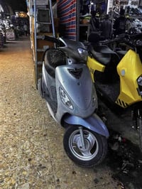 دراجه ماكس قجمه للبيع او المراوس بأيفون 14 وفوك ما مفتوحه مختمه يحتاجل...