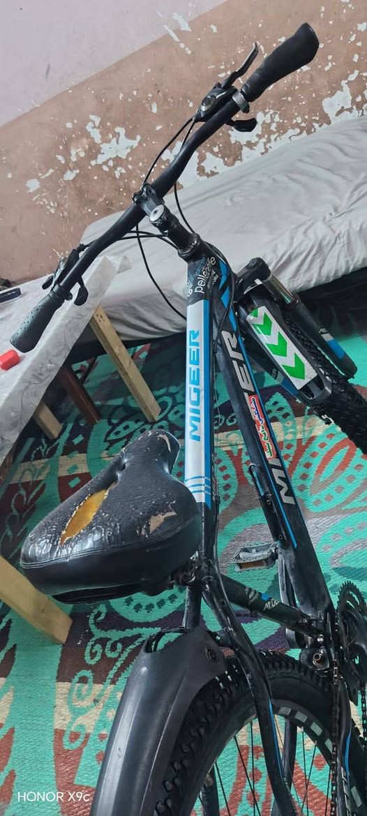 بايسكل جبلي حجم 30. مستعمل شي كلش  قليل. كير امامي خلفي كله يشتغل السعر 195الف وبي مجال


**إذا كنت صاحب هذا الإعلان وتريد حذفه لأي سبب، رجاءا أرسل رسالة إلى الدعم الفني**