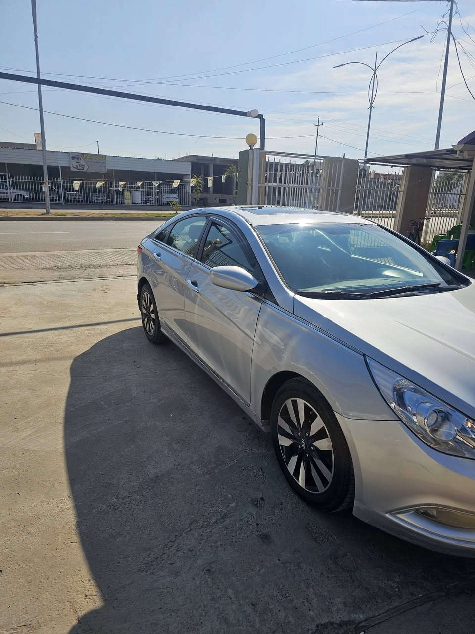 سوناتا ٢٠١١ امريكي كلين بدون ضرر بيها تبديل باب خلفي بلادي بدون صبغ كير ومحرك وصدر جديد رقم بغداد بأسمي السياره فول مواصفات السعر ١١٣ وبيها مجال بسيط استفسار ***********
