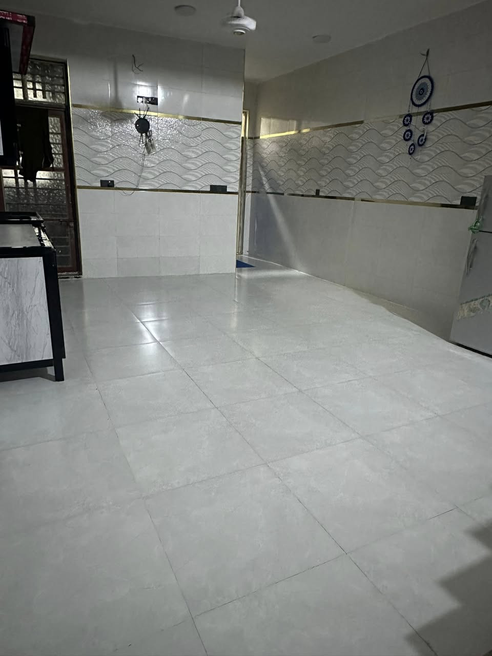 بيت مساحه ١٠٠ للبيع طابق ونص غرفه وصاله جبيره فوك مكمليهن تاسيس كهربائيات بس لبخ للاستفسار *********** أو خاص
