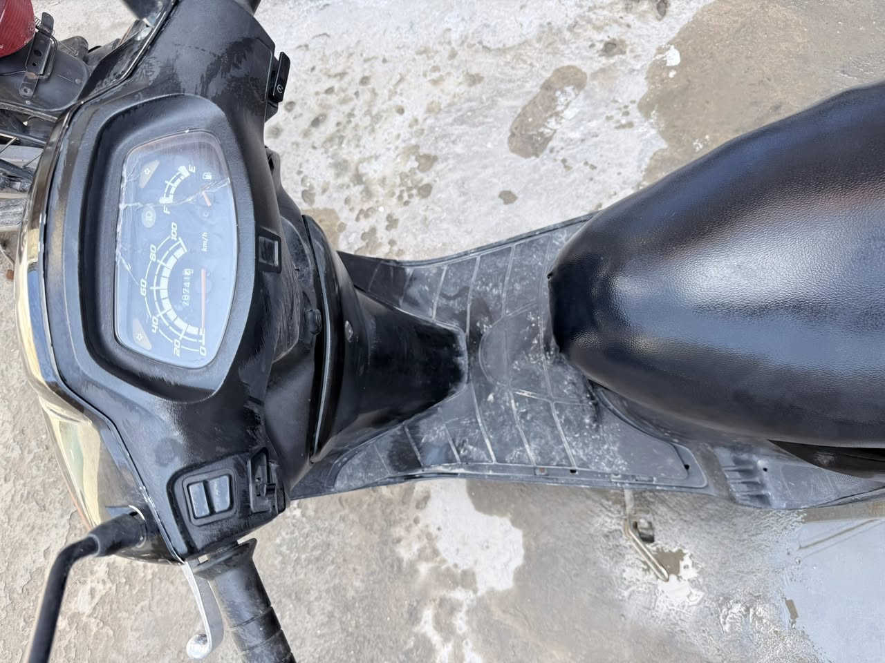 السلام عليكم 
دراجه سبيسي للبيع شغاله كامله
السعر 450 وبيها مجال مكاني بغداد للاتصال ***********
