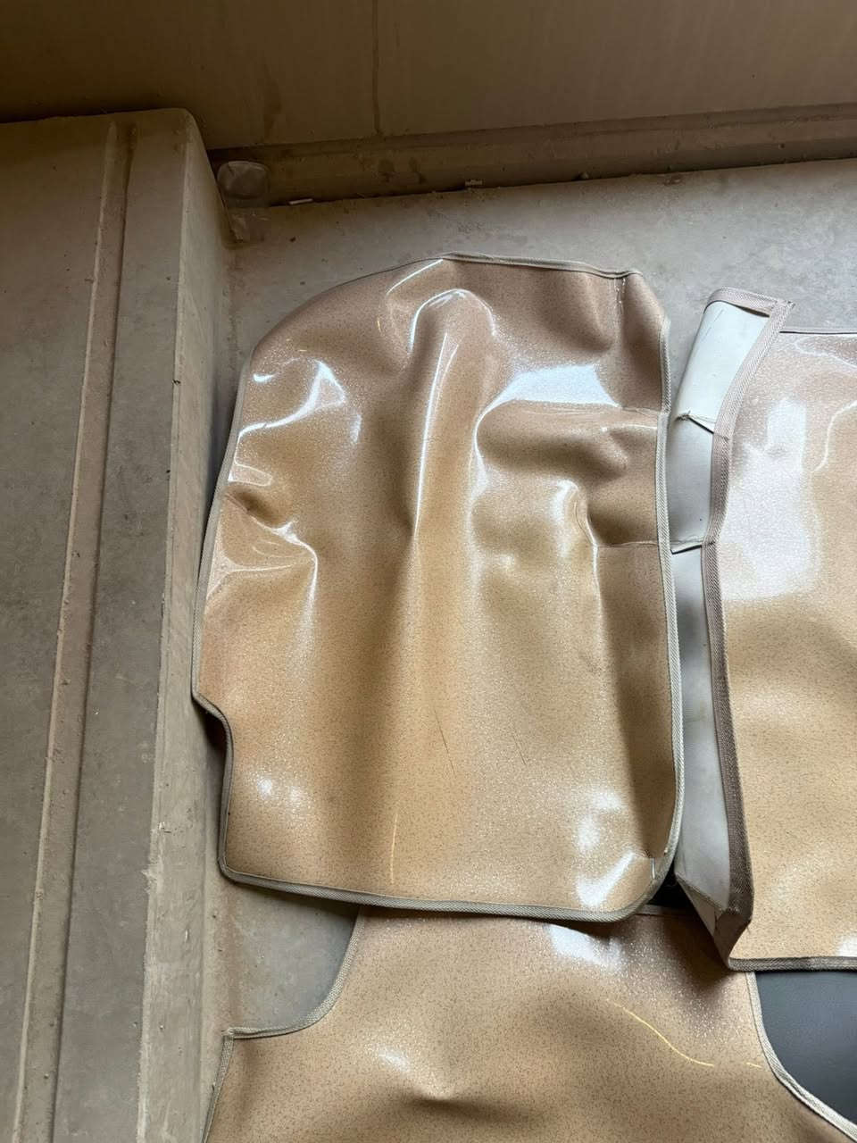 للبيع سفاري هيه وفرشه مال صندوق ***********
