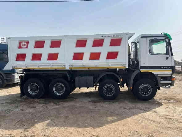 .. السلام عليكم .... اللهم صَلِ على محمد وال محمد.. 💐
 .. وصل إلى معرضنا …. أكتروس عقرب …. قلاب …. حجم 4143 …. MP1 …. موديل 2002 …. تبريد …. گير عادي …. ماشية/ 193,000 km …. وارد أيطاليا …. 🇮🇹 …. ما مشتغلة بالعراق …. 
🌷معرض (( يوسف شاحنات أوروبا )) .... العراق …. بغداد ...جرف النداف قرب الشركة العامة للسيارات🌷 ...للأستفسار الاتصال او الواتس اب .... بالأرقام 🔸(( 009647827373586 ))    
         يوسف _ العراق
               (( 00491631797848 ))🔹
                 ابو يوسف _ ألمانيا
.... نرجو الأنتباه .... أوقات الأتصال من .... الساعة 9 صباحآ حتى 10 مساءآ ….
