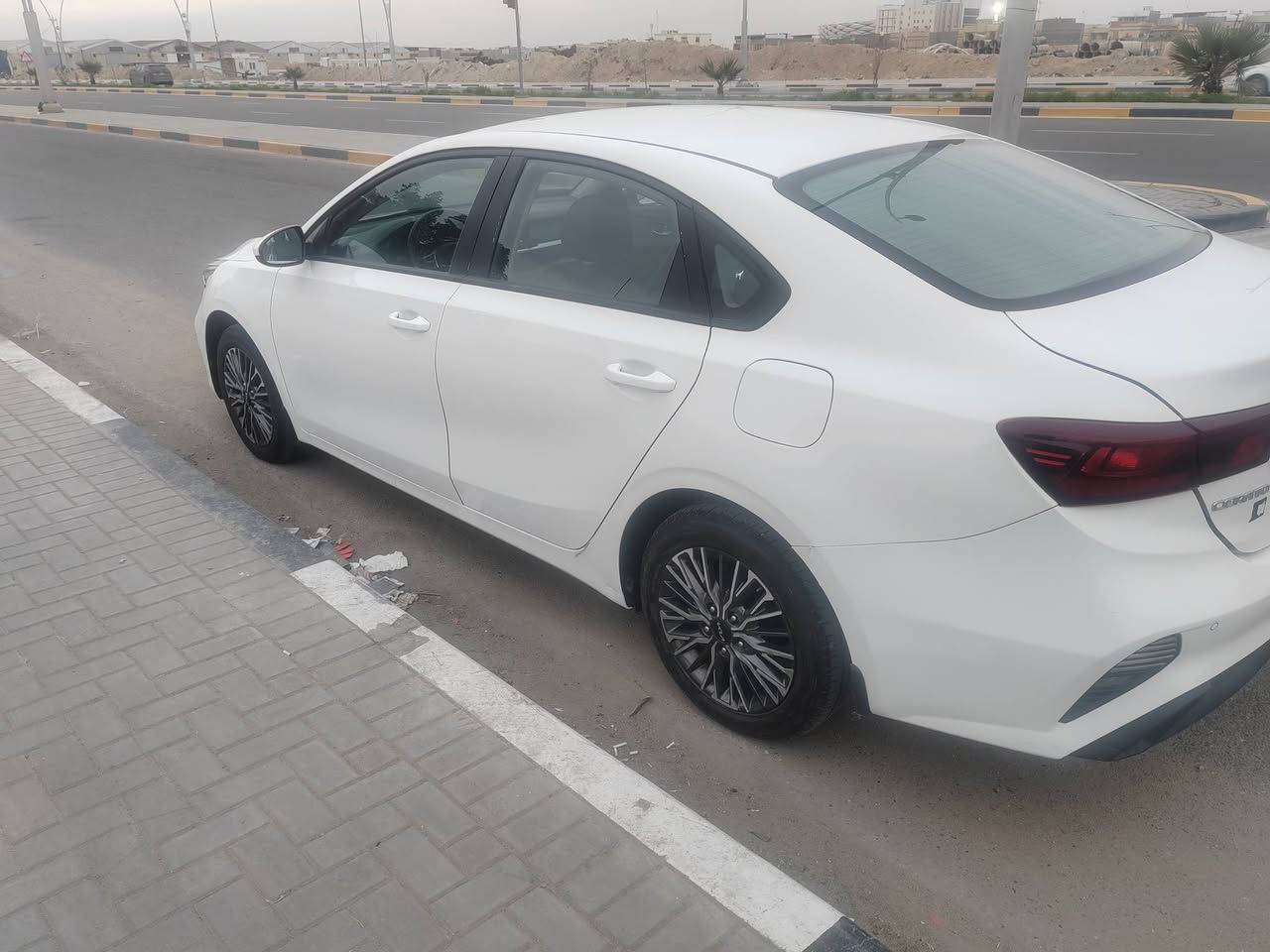 السلام عليكم.                       سيراتو   للبيع   موديل 2024 خليجية نص فول تبديل البيبان اثنين +  ، صبغ المدكر الأمامي +الدوسه صبغ السعر 140 وبيها مجال للاستفسار الاتصال على الرقم ***********
