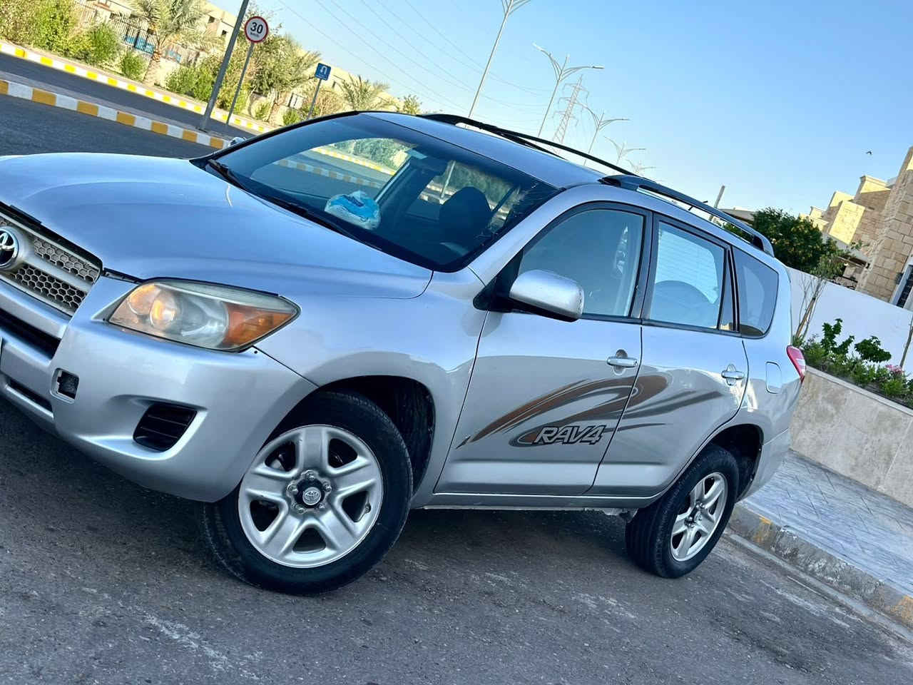 السلام عليكم….
للبيع بسعر مناسب جدا 85$ اعتذر عن الاقساط والوعده تويوتا راف 4 (RAV4) 2009 وارد امريكي لون سلفر رقم بغداد انكليزي(11) بااسمنا سنوية جديدة لغايه 2031 هزه جديدة شرط التحويل…
سياره ضررها جاملغ وبنيد وبيها صبغ مكانات رش اثر جلح ابيع صبغ احزام …. شرط تكم وقماره بدون صبغ السيارة ليبل واحد ولا قطعة مبدله …. شرط بدون ودواخل بدون ايرباك… شرط بدون قلبه بدون تجية …
سيارة جاهزة بدون اي نقص….
محرك 4/2500 سلندر… محرك مامفتوح … السياره ماشيه 166KM….
شرط محرك وكير وصدر وكهربائيات وتبريد وتدفئة وتخم تاير سيارة جاهزة من كلشي…
مواصفات ( 5 ويل كب وتحكمات وشاشة وكامره وحساسات وداخل لونين كيجات ليزرية و3 انظمة قياده وبعد بيها اهواي مواصفات مايحتاج اذكرها)…
السعر 85$ اعتذر عن الاقساط والوعده…
العنوان/ صلاح الدين/ تكريت….
للاستفسار ***********
