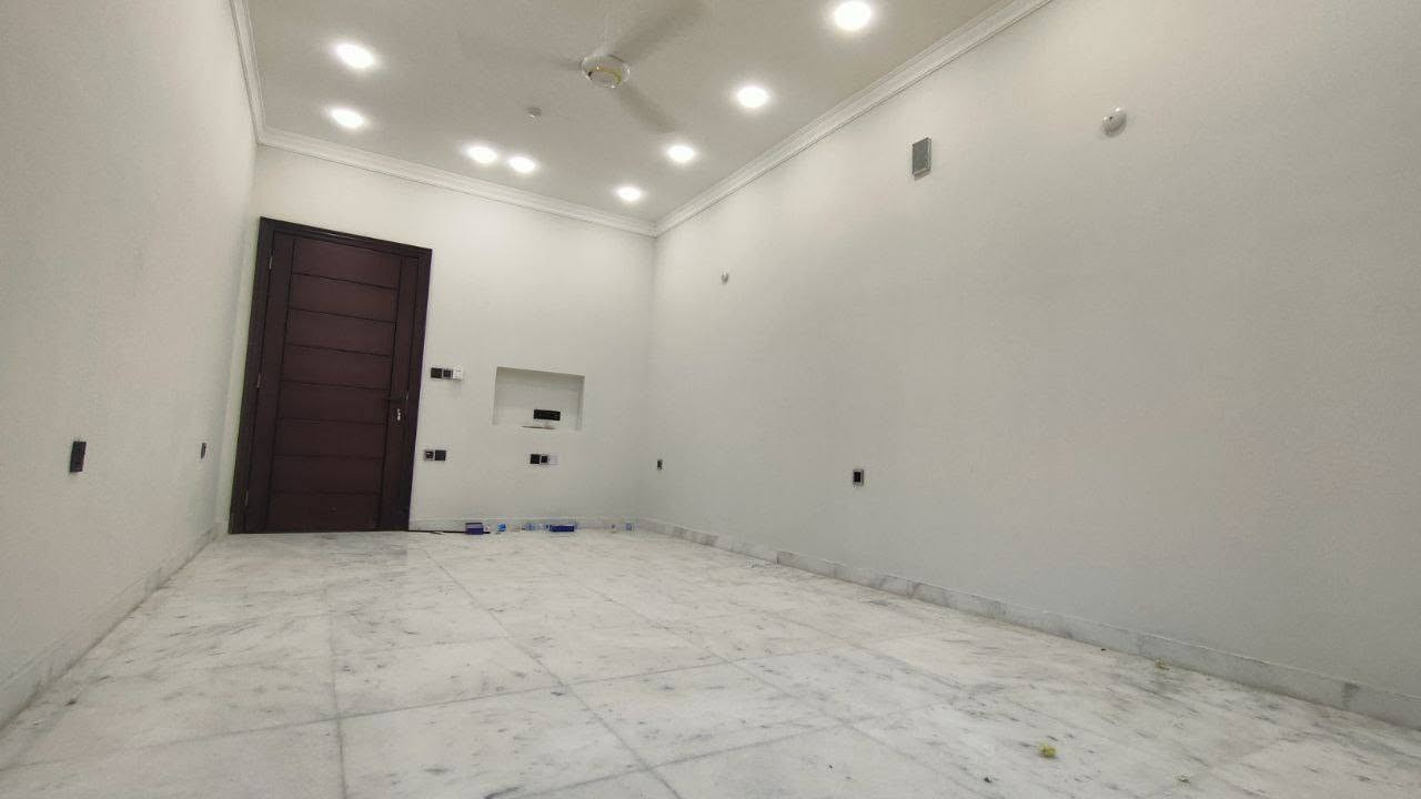 سلام عليكم صباغ متفرغ شغل درجه اولى قطعي او يومي مكاني بغداد الكاظميه ***********
