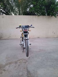 بدون وصف • هاتف • للبيع