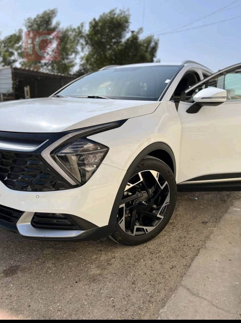 السلام عليكم
عندي كيا سبورتج 2024 ، ماشيه 16,600 كم، كلين تايتل.
السيارة باسمي ومسجلة رسمي، والحمدلله نظيفة جداً وشخط ما بيها. • ✨ سيارة استعمال شخصي ونظيف جدا

الحمدلله اسمي طلع للحج هاي السنة، لذلك نويت أبيعها 

📍 السكن: بغداد – المحمودية / حي السلام

للمهتمين والاستفسار عالخاص 📩.                           
    • 🔥 فرصة حقيقية
 • 🔥 ممشى قليل جداً
 • 🔥 سيارة ما تحتاج ولا دينار صرف
 • 🔥 جاهزة للاستخدام فورا المواصفات:  
✔️ كاميرا خلفية
✔️ بصمة + نظام المفتاح الذكي
✔️ شاشة
✔️ Apple CarPlay
✔️ 6 وسائد هوائية
✔️ AWD
✔️ ABS
✔️ مثبت سرعة
✔️ تحكم إلكتروني بالثبات
✔️ مراقبة النقطة العمياء
✔️ حساسات ضغط الإطارات
✔️ تدفئة مقاعد ومقود
✔️ مقاعد كهربائية
✔️ تحكم تلقائي بدرجة الحرارة
✔️ شاحن لاسلكي
✔️ تشغيل عن بعد
✔️ حساسات مطر
✔️ حساسات وقوف
✔️ كشافات ضباب
✔️ وضعيات قيادة
✔️ قفل أمان للأطفال
✔️ تبريد خلفي
وغيرها من المواصفات الكثيرة ✨

السيارة فرصة للي يريد نظافة وممشى قليل، وما تحتاج أي صرف.


**إذا كنت صاحب هذا الإعلان وتريد حذفه لأي سبب، رجاءا أرسل رسالة إلى الدعم الفني**