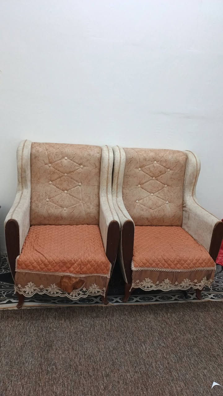 غراض للبيع
تخم 5 مقاعد وحده ام 3 نفرات و2 كراسي 

كاونتر 3 قطع ملحقين وسنك مرمر 

عنوان داموك طشاش شارع الاسعاف الفوري 

رقم ***********
