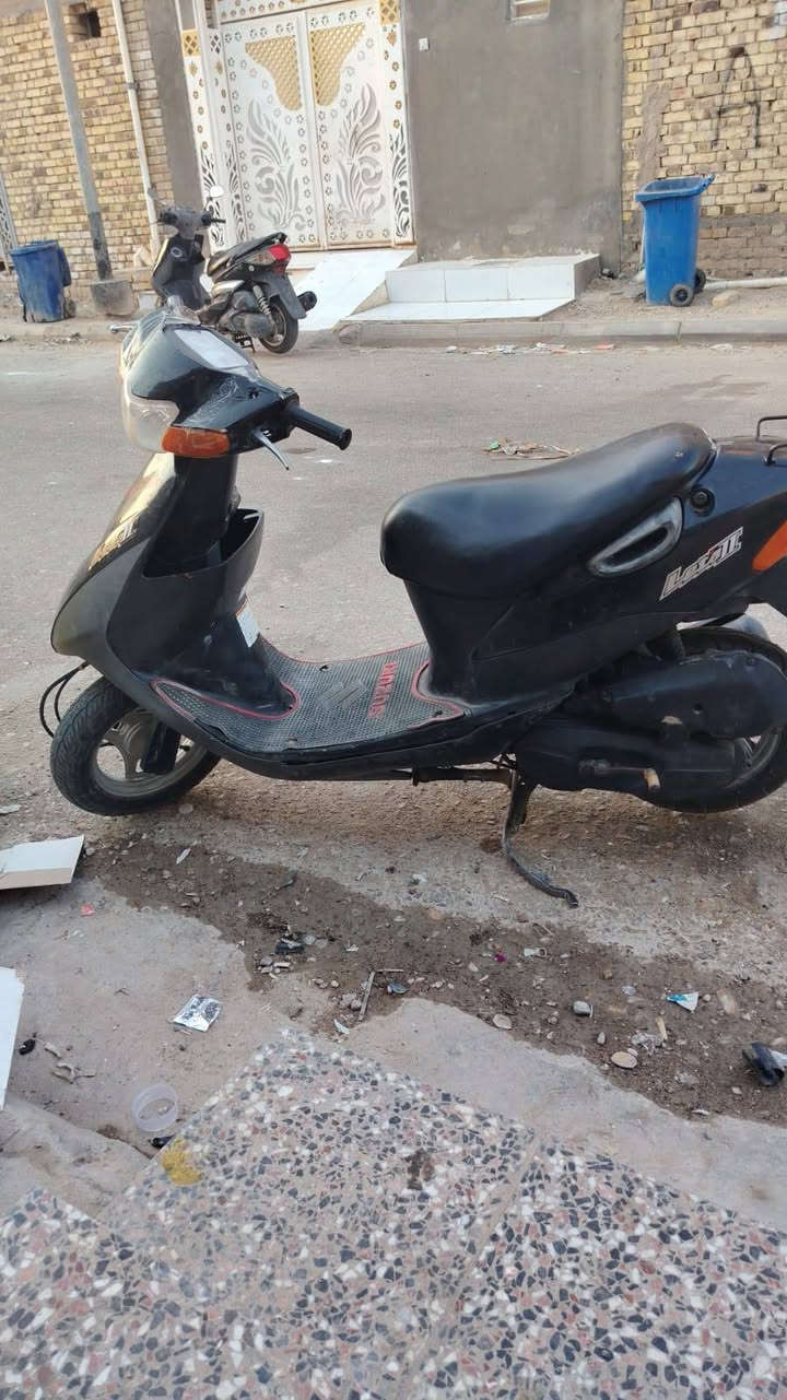 سلام عليكم 
دراجة سوزوكي للبيع 
سعرها ٢٥٠ قفل 
***********
