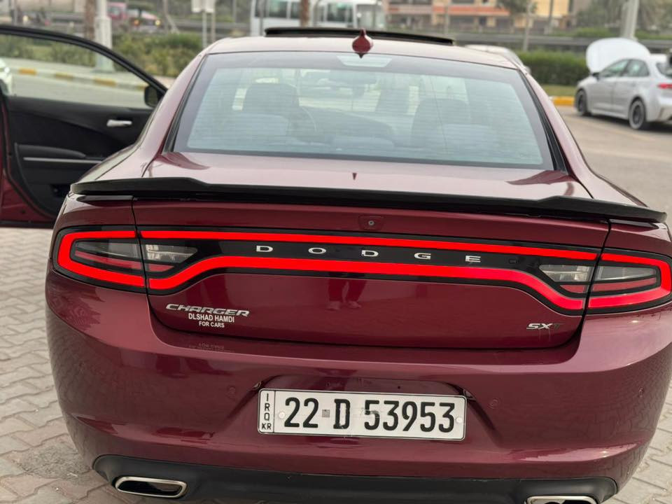 السلام عليكم شباب
جارجر للبيع موديل ٢٠١٨ ماشيه ٩٦ ميل 
وارد كندي فقط باب مفتوح بدون صبغ او حادث سياره مال بيت جديده كلش صدر امامي وخلفي جديد ماصار شهر من بدلته اي نقص مابيها سعر السياره٢٣,٠٠٠ وبيها مجال بسيط جدا *********** عنواني منصور الاميرات
