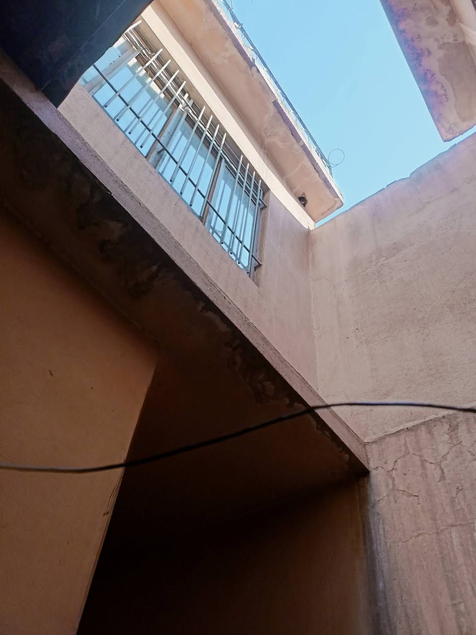 السلام عليكم
للبيع...للبيع...للبيع

🟥🏠دار سكني ملك صرف طابقين.

📜 سند طابو الايمن شرط التحويل.

🟩التفاصيل:-- 

☑️الطابق الأول: 3غرفه نوم 2ستقبال ومطبخ ومشتملات وهول وكراج 

✅الطابق الثاني:- 4غرف نوم ومشتملات سطح عالي سطح ناصي

1️⃣🟦📐المساحة::-234 متر بل سند
وقع حال 297متر

2️⃣🌍الموقع:- حي الثوره عل سيدين الوسطيه قريب من  منتزه الربيع 
موقع مميز وجيد
         =============================
🔹نستقبل كافة العروض العقارات واستئجار الشقق والمنازل 🔹

3️⃣☎️للاستفسار📞
☎️☎️☎️☎️📞📞📞📞
***********
***********
عنوان المكتب /موصل حي الثورة الشارع الرئيسي العام ضمن محلات قصر هكوري مجاور دهونات العلم
